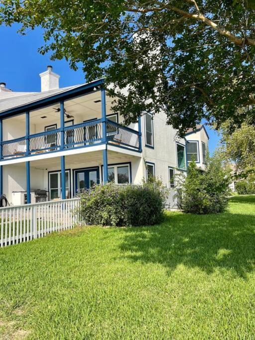 Linda's House Waterfront On Conroe Hébergement de vacances Montgomery