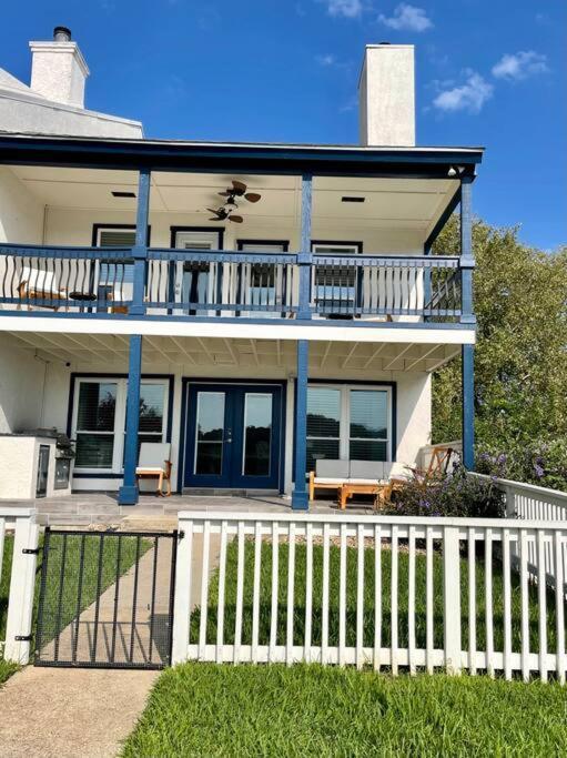 Hébergement de vacances Linda's House Waterfront On Conroe Montgomery
